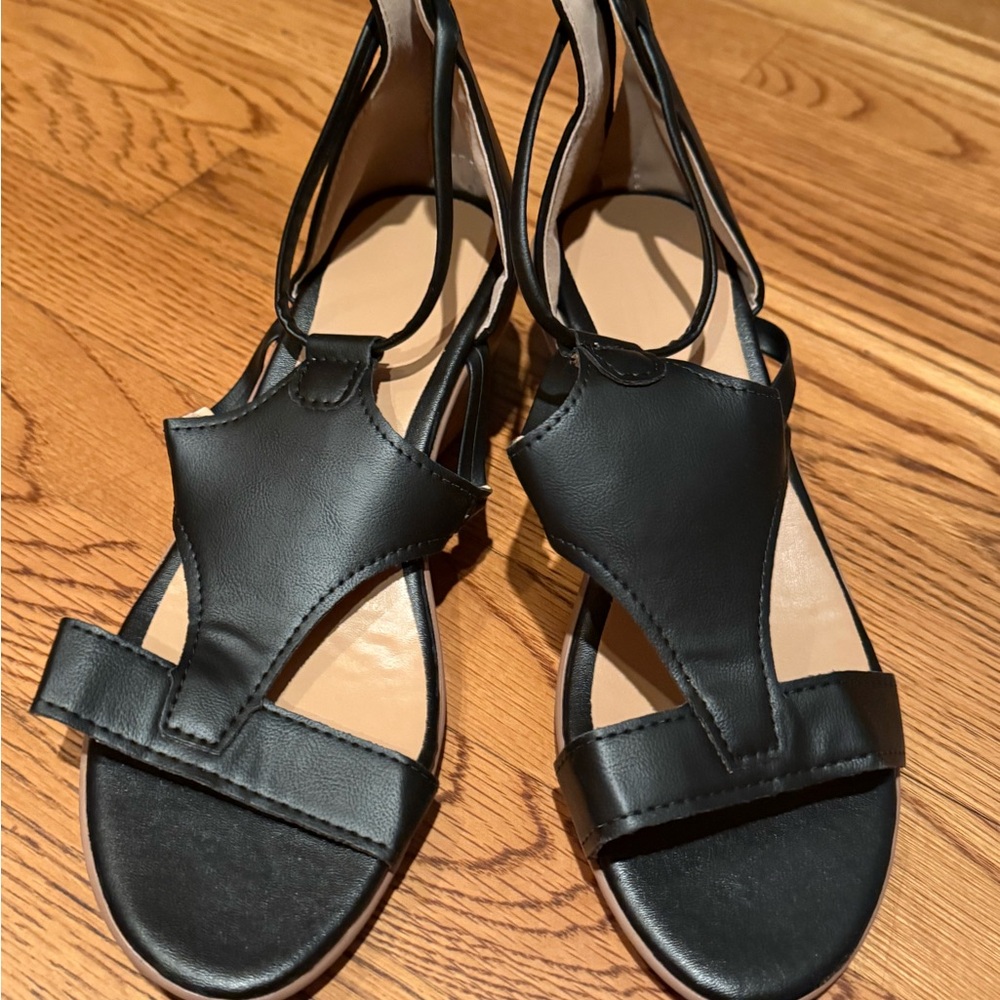 Chic Black Wedge Sandals